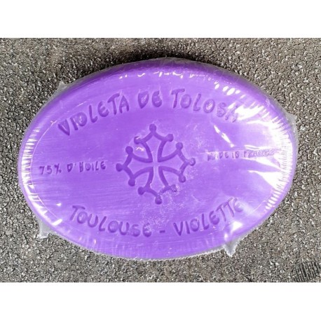 savon ovale parfum violette avec croix occitane