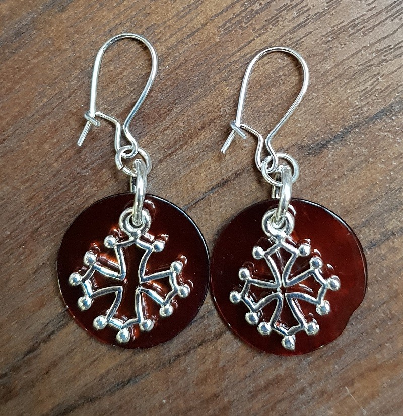 boucles d'oreilles nacre et croix occitane