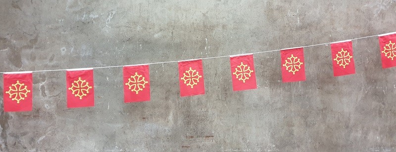 Guirlande 10 m de 20 drapeaux occitan de 20 x 30cm