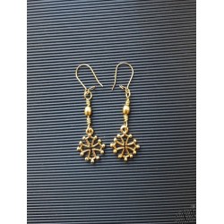 Boucles d'oreilles croix occitane dorée avec boule