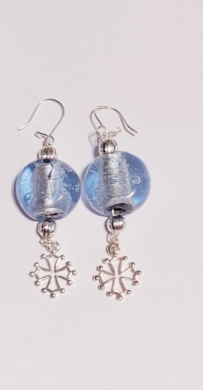Boucles perle verre bullé et croix occitane