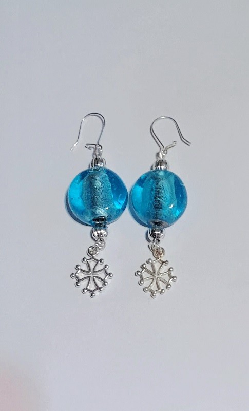 Boucles perle verre bullé et croix occitane