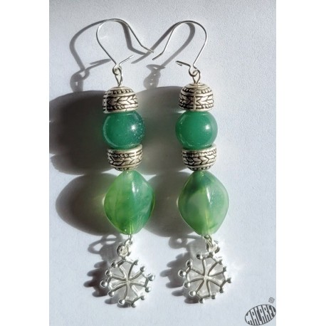 Boucles croix occitane perles jade et verre