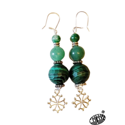 Boucles d'oreilles croix occitane perles ronde malachite