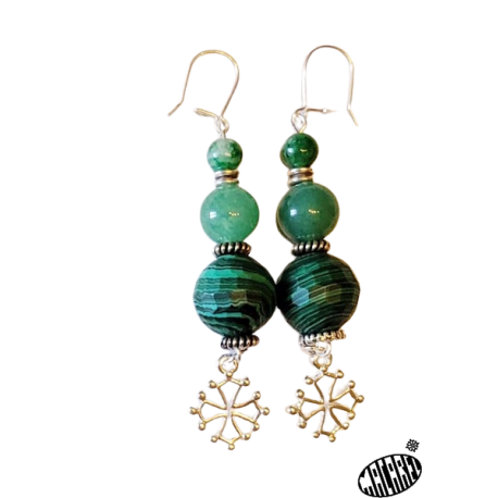 Boucles d'oreilles croix occitane perles ronde malachite